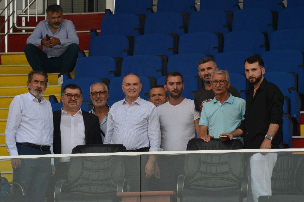 Düzce Belediye Başkanı Dr. Faruk Özlü, Şıralık Spor Kampusunu ziyaret etti. 