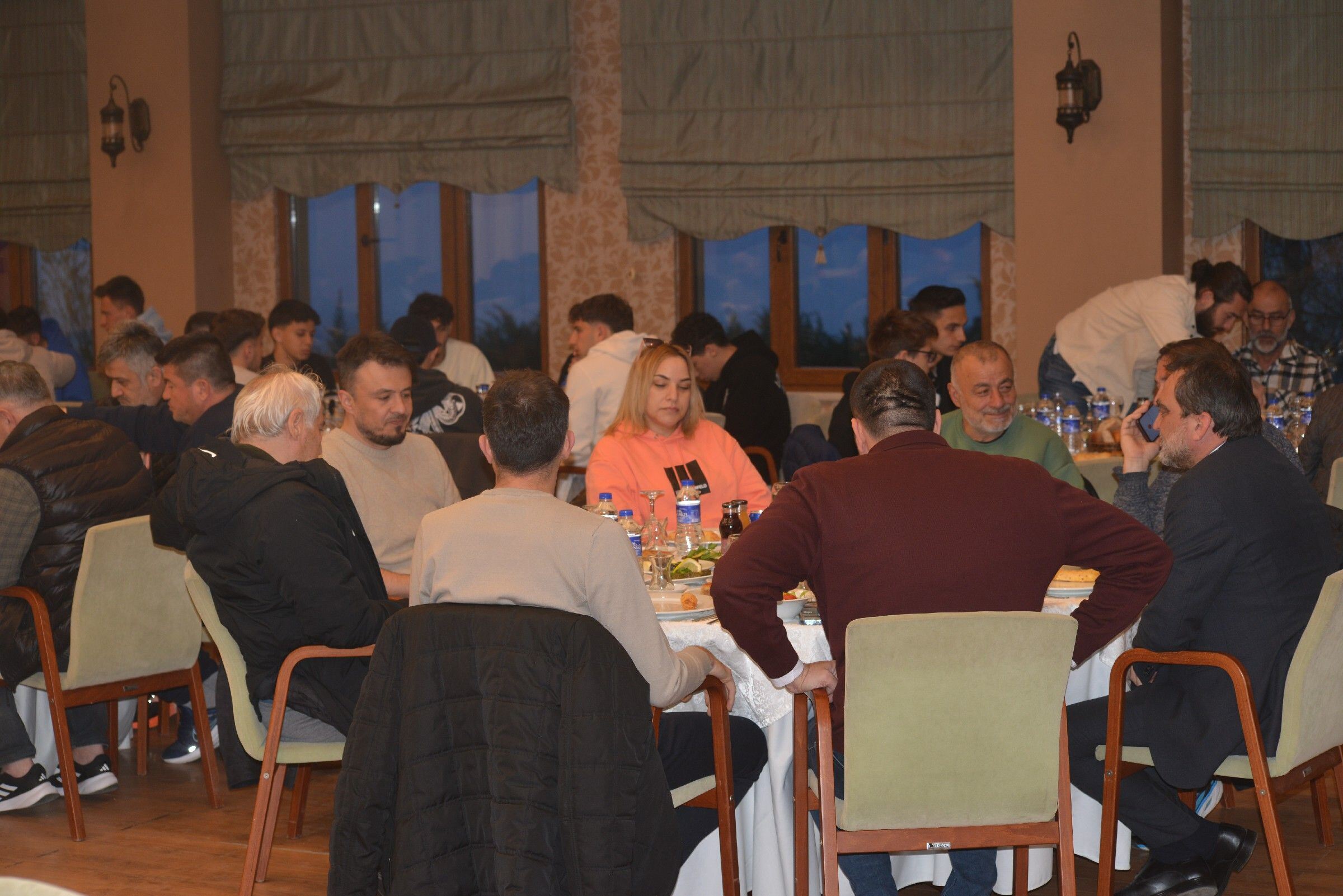 Yönetim Kurulumuz ve Takımımız İftar Yemeğinde Bir Araya Geldi